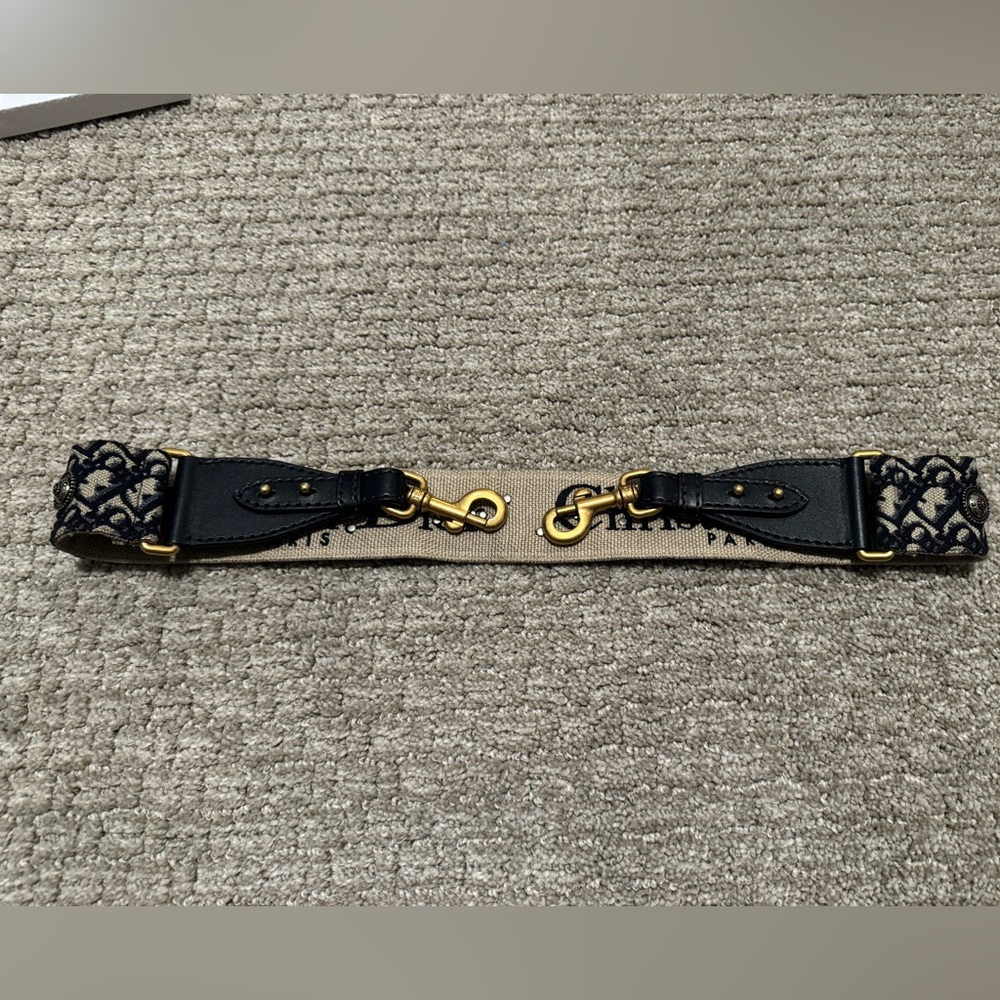 Dior: Blue Dior Oblique Embroidery Shoulder Strap with Ring - Picture 5 of 8